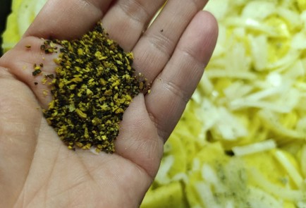 Фото шага рецепта Куриное филе пофранцузски с персиками 190857 шаг 7