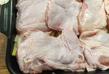 Фото шага рецепта Куриное филе пофранцузски с персиками 190857 шаг 8