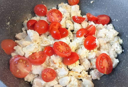 Фото шага рецепта ППрецепт куриное филе с черри и брокколи 191299 шаг 6  