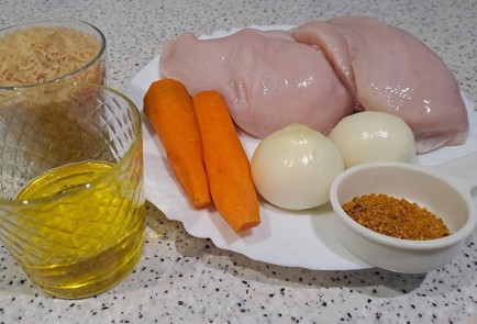 Фото шага рецепта Куриное филе с рисом на сковороде 189938 шаг 1  