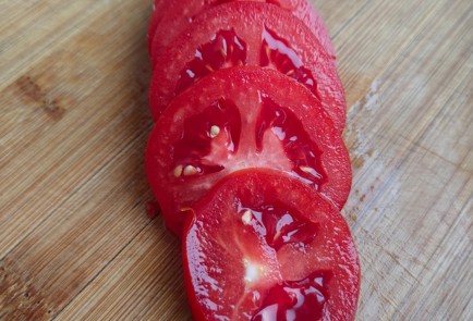 Фото шага рецепта Куриное филе с шампиньонами помидорами и сыром 175146 шаг 9  