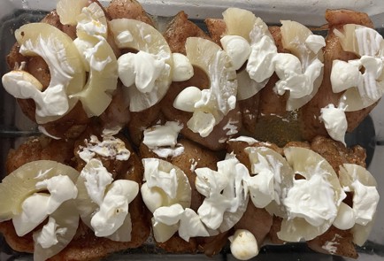 Фото шага рецепта Куриное филе запеченное с ананасами и коктейльными томатами 176322 шаг 5  