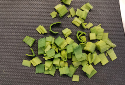 Фото шага рецепта Куриный суп с лапшой и перепелиными яйцами 152000 шаг 5  