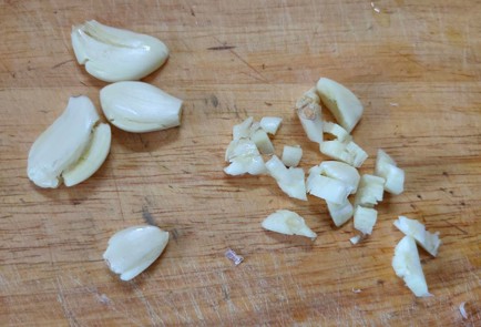 Фото шага рецепта Куриные бедра с грибами и сливками 186526 шаг 8  