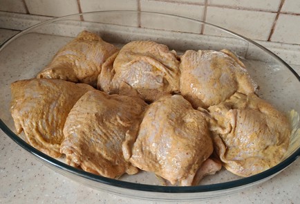 Фото шага рецепта Куриные бедра с куркумой в духовке 189956 шаг 10  