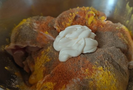 Фото шага рецепта Куриные бедра с куркумой в духовке 189956 шаг 6  