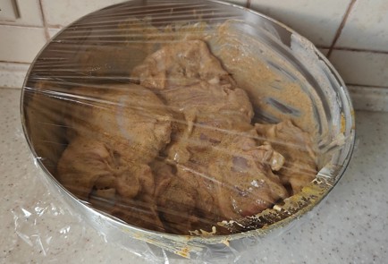 Фото шага рецепта Куриные бедра с куркумой в духовке 189956 шаг 9  