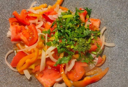 Фото шага рецепта Куриные бедра тушеные с луком помидором и сладким перцем 175249 шаг 9  