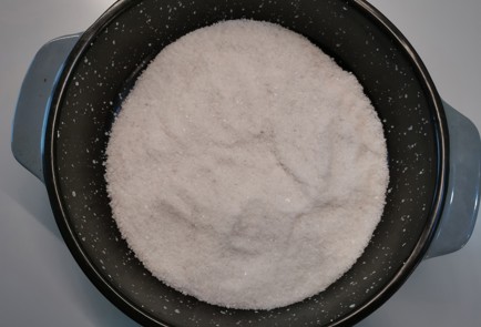 Фото шага рецепта Куриные бедра в духовке 190627 шаг 1