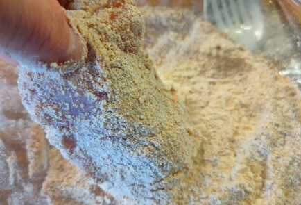 Фото шага рецепта Куриные бедра запеченные в панировке 191140 шаг 11  