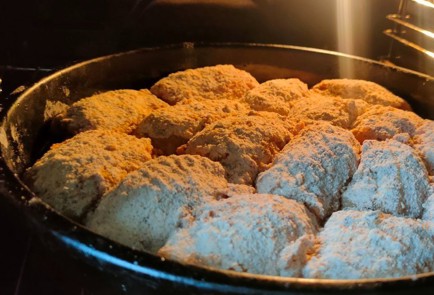 Фото шага рецепта Куриные бедра запеченные в панировке 191140 шаг 13  