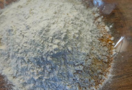 Фото шага рецепта Куриные бедра запеченные в панировке 191140 шаг 3  