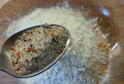 Фото шага рецепта Куриные бедра запеченные в панировке 191140 шаг 4  