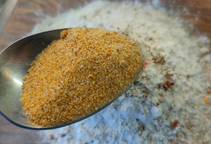 Фото шага рецепта Куриные бедра запеченные в панировке 191140 шаг 5  