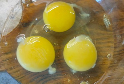 Фото шага рецепта Куриные бедра запеченные в панировке 191140 шаг 8  