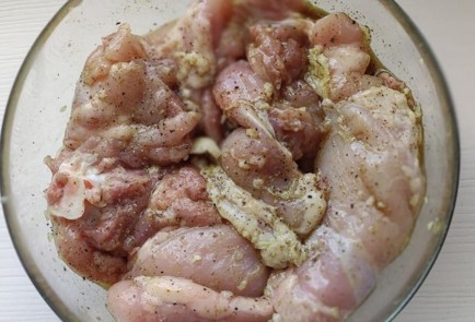 Фото шага рецепта Куриные бедрышки гриль 173658 шаг 9  