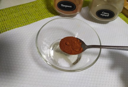 Фото шага рецепта Куриные голени в рукаве с овощами 190004 шаг 2  