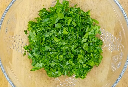 Фото шага рецепта Куриные грудки фаршированные чесночным маслом 187326 шаг 4  