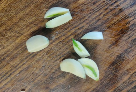 Фото шага рецепта Куриные грудки запеченные с домашним сыром помидорами луком и грибами 175478 шаг 13  