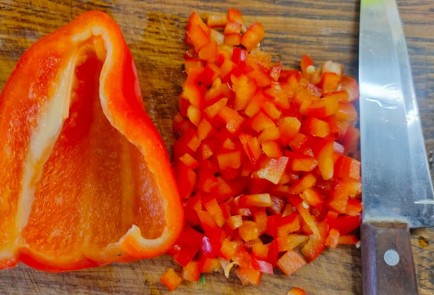 Фото шага рецепта Куриные кармашки с начинкой из овощей и сыра 175456 шаг 4  