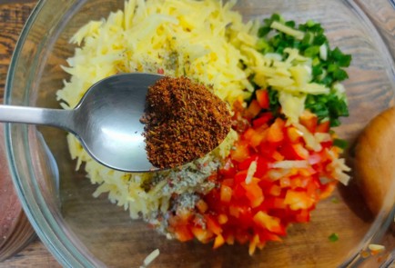 Фото шага рецепта Куриные кармашки с начинкой из овощей и сыра 175456 шаг 9  