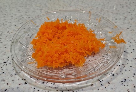 Фото шага рецепта Куриные котлеты в духовке с булгуром 189515 шаг 2  