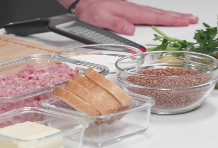 Фото шага рецепта Куриные котлеты с гречкой поцарски 187844 шаг 1