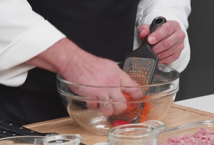 Фото шага рецепта Куриные котлеты с гречкой поцарски 187844 шаг 3