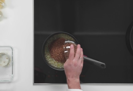 Фото шага рецепта Куриные котлеты с гречкой поцарски 187844 шаг 8