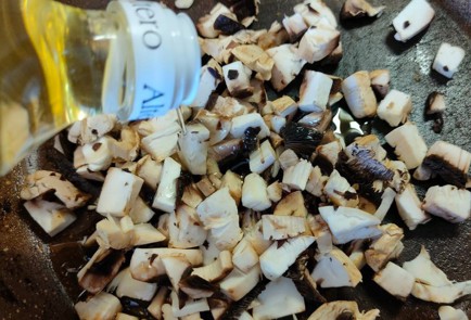 Фото шага рецепта Куриные котлеты с грибами 189254 шаг 11  