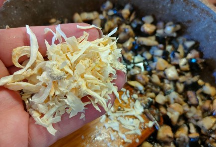 Фото шага рецепта Куриные котлеты с грибами 189254 шаг 12  