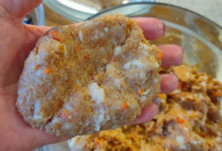 Фото шага рецепта Куриные котлеты с грибами 189254 шаг 15  