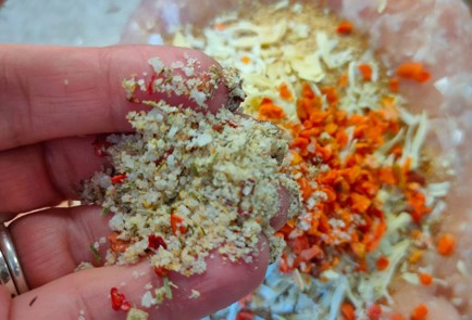 Фото шага рецепта Куриные котлеты с грибами 189254 шаг 6  