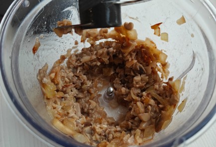 Фото шага рецепта Куриные котлеты с кабачком и шампиньонами 175140 шаг 11  