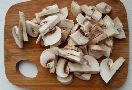 Фото шага рецепта Куриные котлеты с кабачком и шампиньонами 175140 шаг 7  