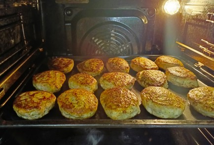 Фото шага рецепта Куриные котлеты с кабачком и укропом 186800 шаг 10  