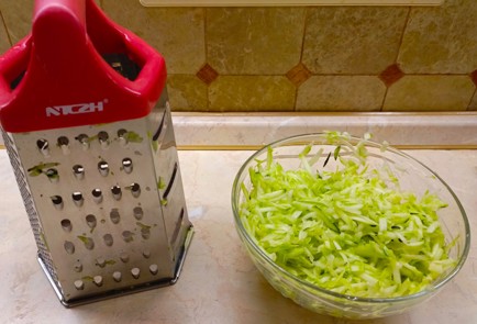 Фото шага рецепта Куриные котлеты с кабачком и укропом 186800 шаг 2  