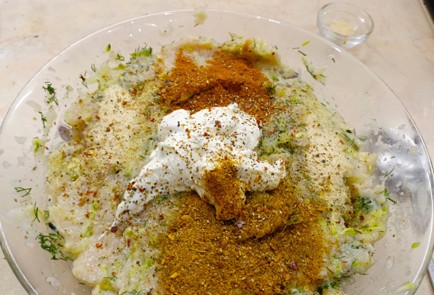 Фото шага рецепта Куриные котлеты с кабачком и укропом 186800 шаг 8  