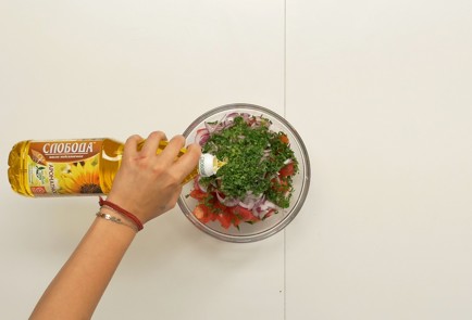 Фото шага рецепта Куриные котлеты с кабачком и зеленым горошком 137471 шаг 5  