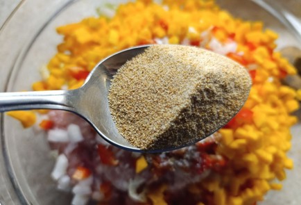 Фото шага рецепта Котлеты из куриного фарша с овощами 190948 шаг 13