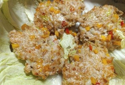 Фото шага рецепта Котлеты из куриного фарша с овощами 190948 шаг 18