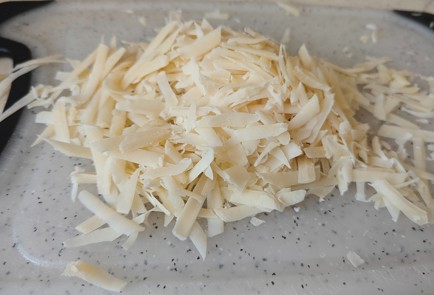 Фото шага рецепта Куриные котлеты с помидором и сыром 189078 шаг 5  