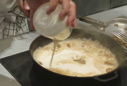 Фото шага рецепта Куриные котлеты с соусом из ряженки 174616 шаг 15