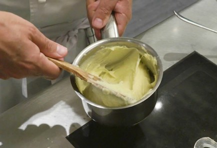 Фото шага рецепта Куриные котлеты с соусом из ряженки 174616 шаг 7