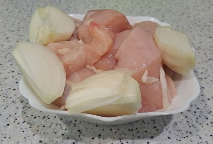 Фото шага рецепта Куриные котлеты с укропом и зеленым луком в духовке 189509 шаг 3  