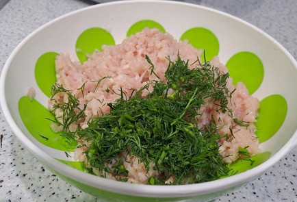 Фото шага рецепта Куриные котлеты с укропом и зеленым луком в духовке 189509 шаг 5  