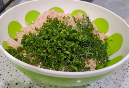 Фото шага рецепта Куриные котлеты с укропом и зеленым луком в духовке 189509 шаг 6  