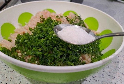 Фото шага рецепта Куриные котлеты с укропом и зеленым луком в духовке 189509 шаг 7  