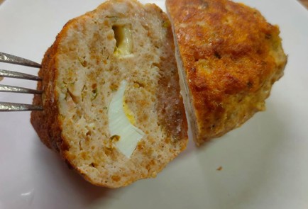 Фото шага рецепта Куриные котлеты с яйцом и сыром 191354 шаг 17