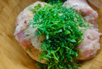 Фото шага рецепта Куриные котлеты с яйцом и сыром 191354 шаг 7